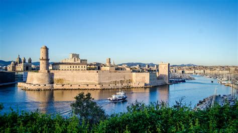  Fort Saint-Jean!  A Majestic Fortress Immersed in History and Maritime Splendor